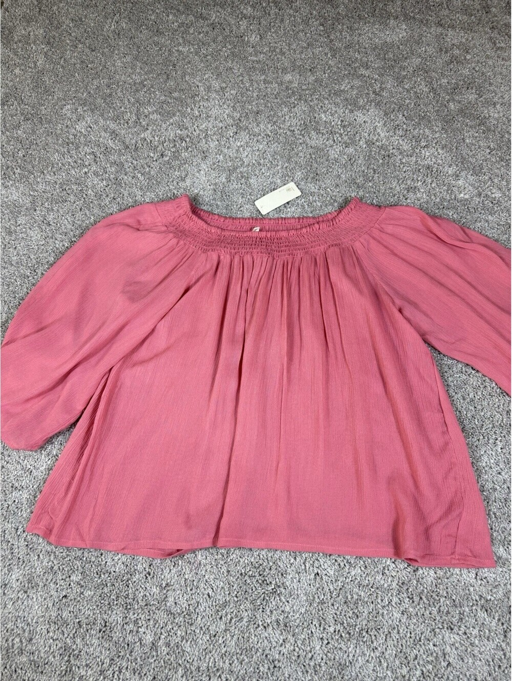 Japna Women’s Blouse Size Medium NWT Coral Long Sleeve